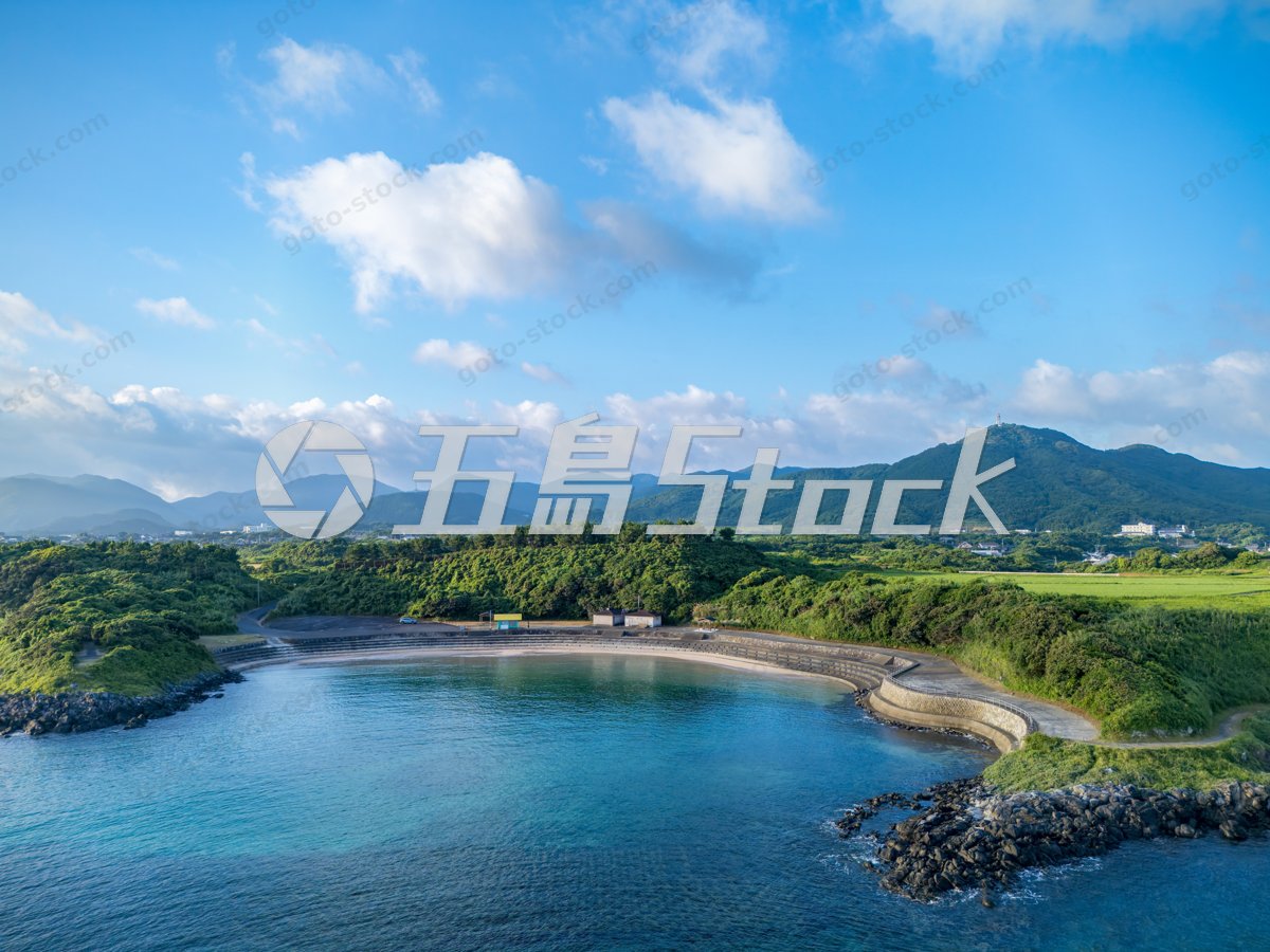 岐宿・浜田海水浴場と山並み