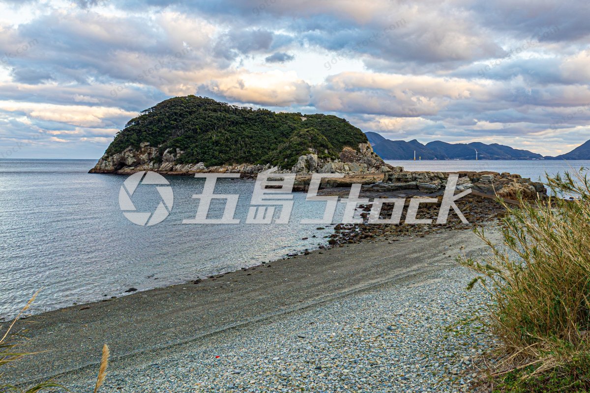 海と岩場が織りなす奈留千畳敷の風景