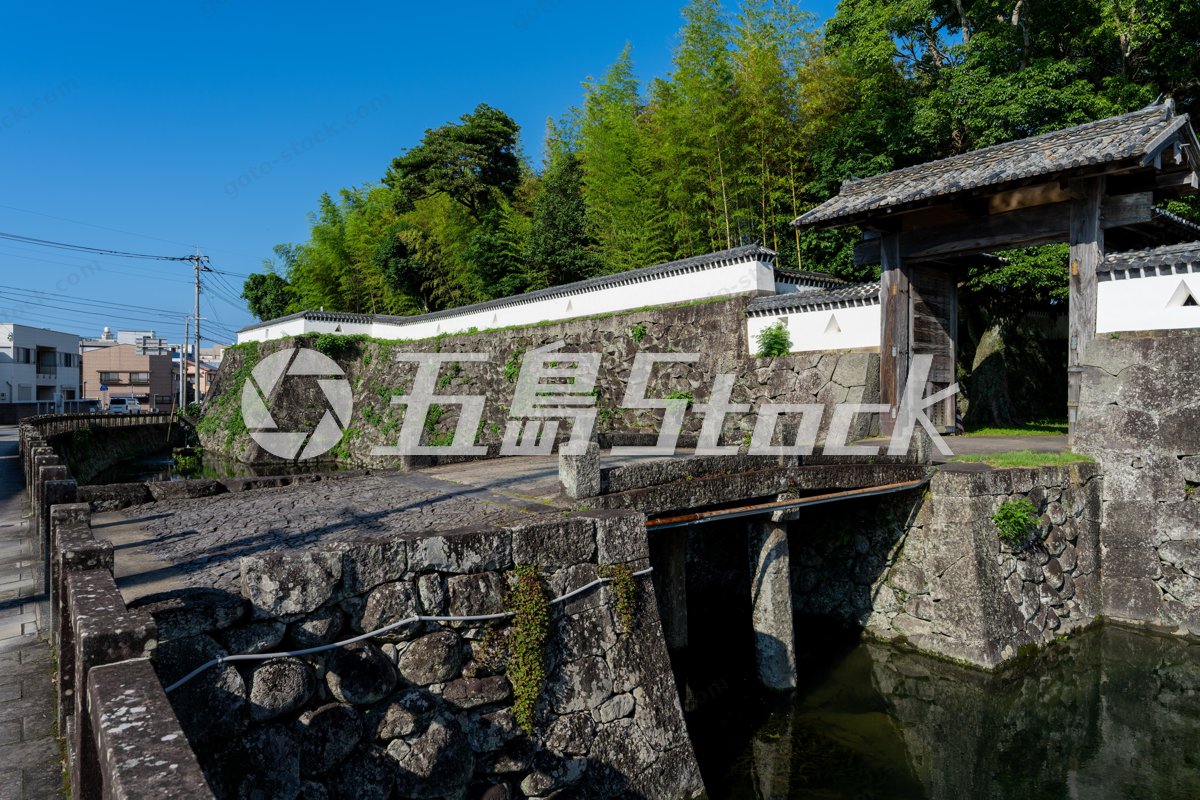 福江城（石田城）跡の門と石垣