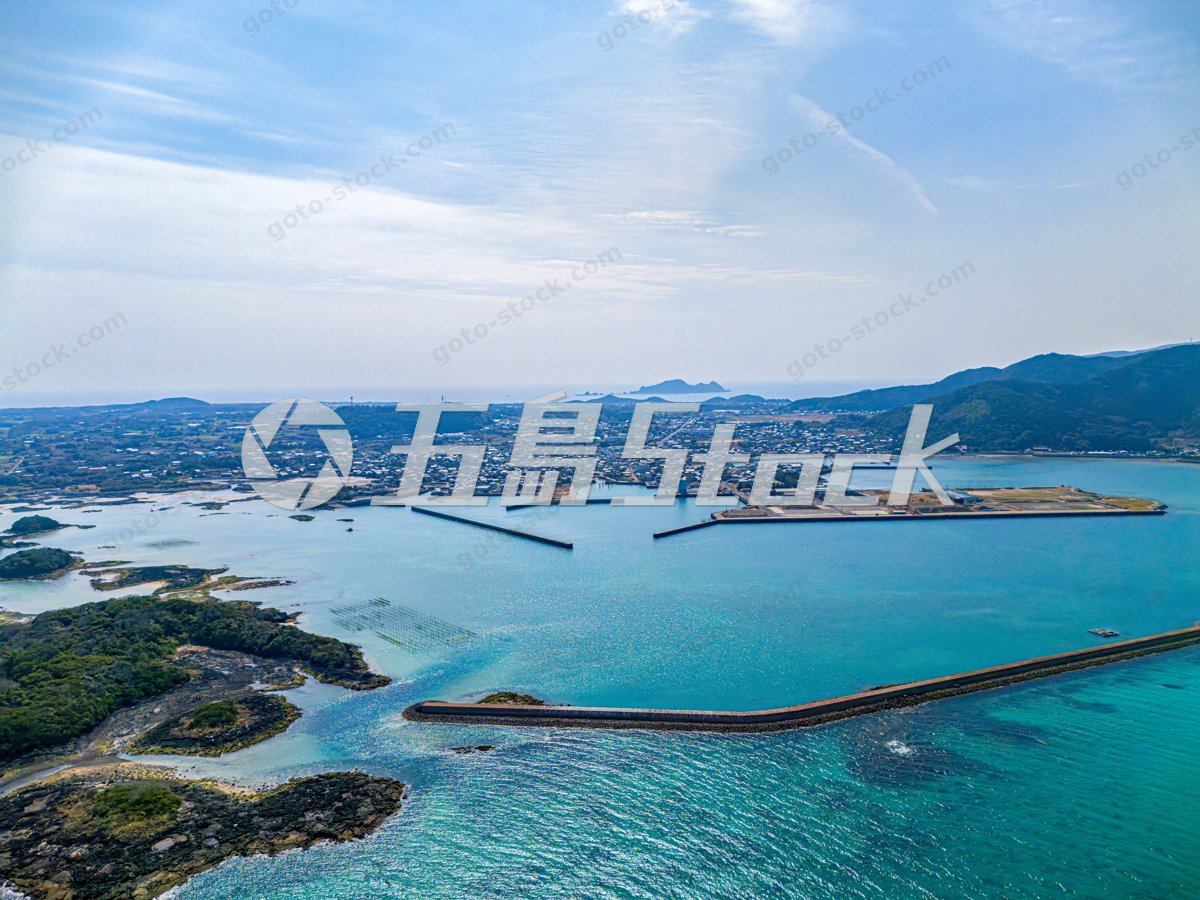 富江の町並みと海岸線