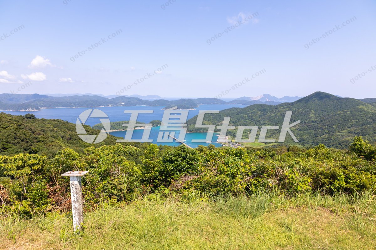 久賀島・折紙展望台から望む青い海と緑豊かな山々