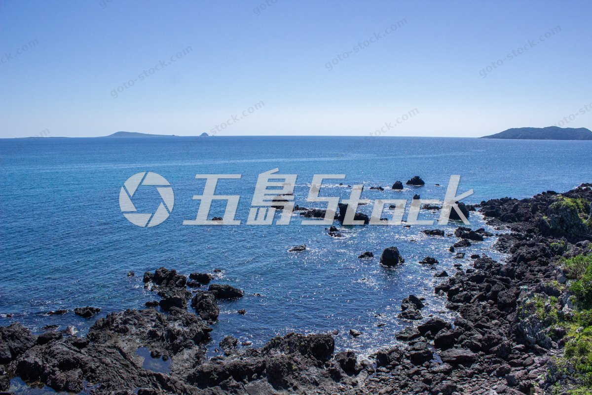 青い海と溶岩の岩礁｜鐙瀬溶岩海岸・福江島