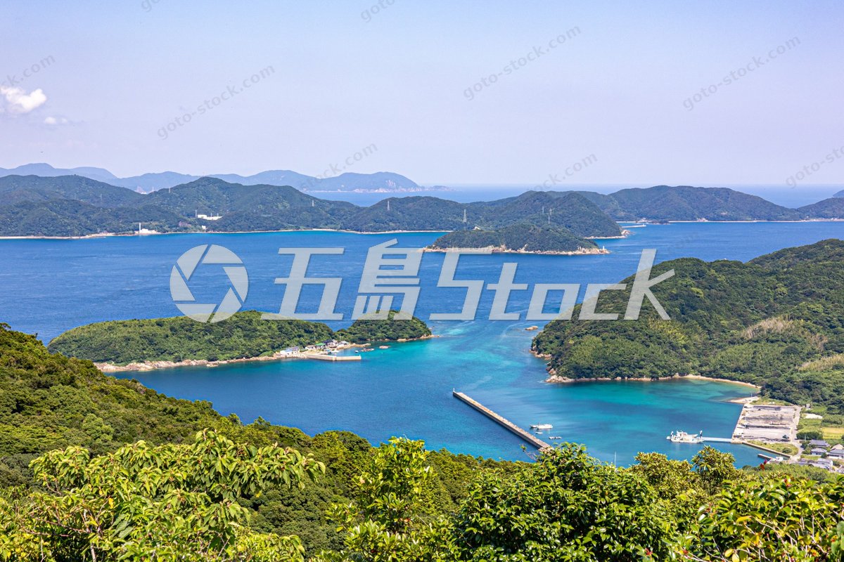 久賀島・折紙展望台から望むエメラルドグリーンの久賀湾